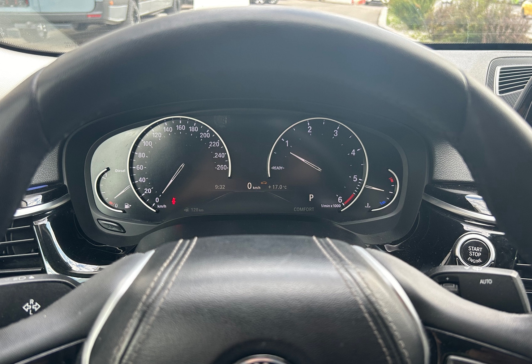 Аренда bmw 5-serii бизнес класса 2019 года в городе Москва Крылатское от 5100 руб./сутки, полный привод, двигатель: дизель, объем 2 литра, каско (Мультидрайв), ОСАГО (Мультидрайв), без водителя, недорого, вид 9 - RentRide