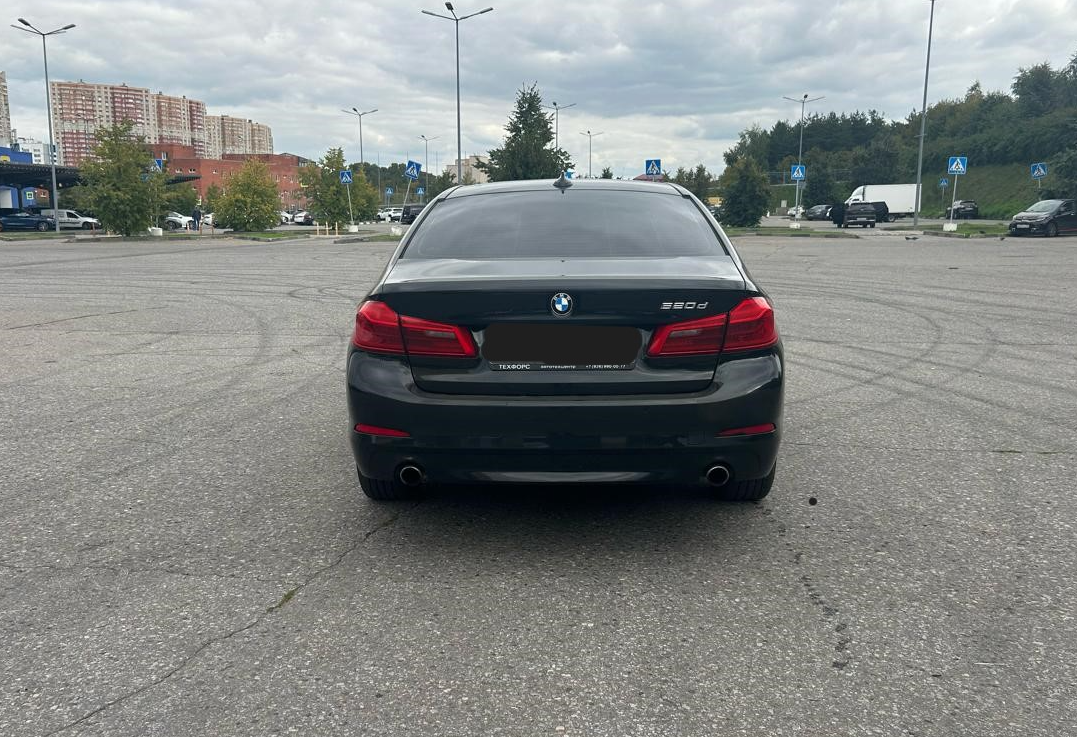 Аренда bmw 5-serii бизнес класса 2019 года в городе Москва Крылатское от 4600 руб./сутки, полный привод, двигатель: дизель, объем 2 литра, каско (Мультидрайв), ОСАГО (Мультидрайв), без водителя, недорого, вид 3 - RentRide