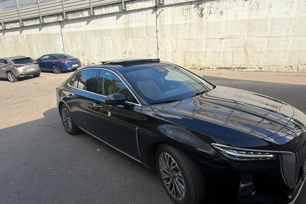 Прокат авто hongqi h5 бизнес класса 2023 года в городе Химки от 6000 руб./сутки, передний привод, двигатель: бензин, объем 2 литра, ОСАГО (Впишу в полис), без водителя, недорого - RentRide