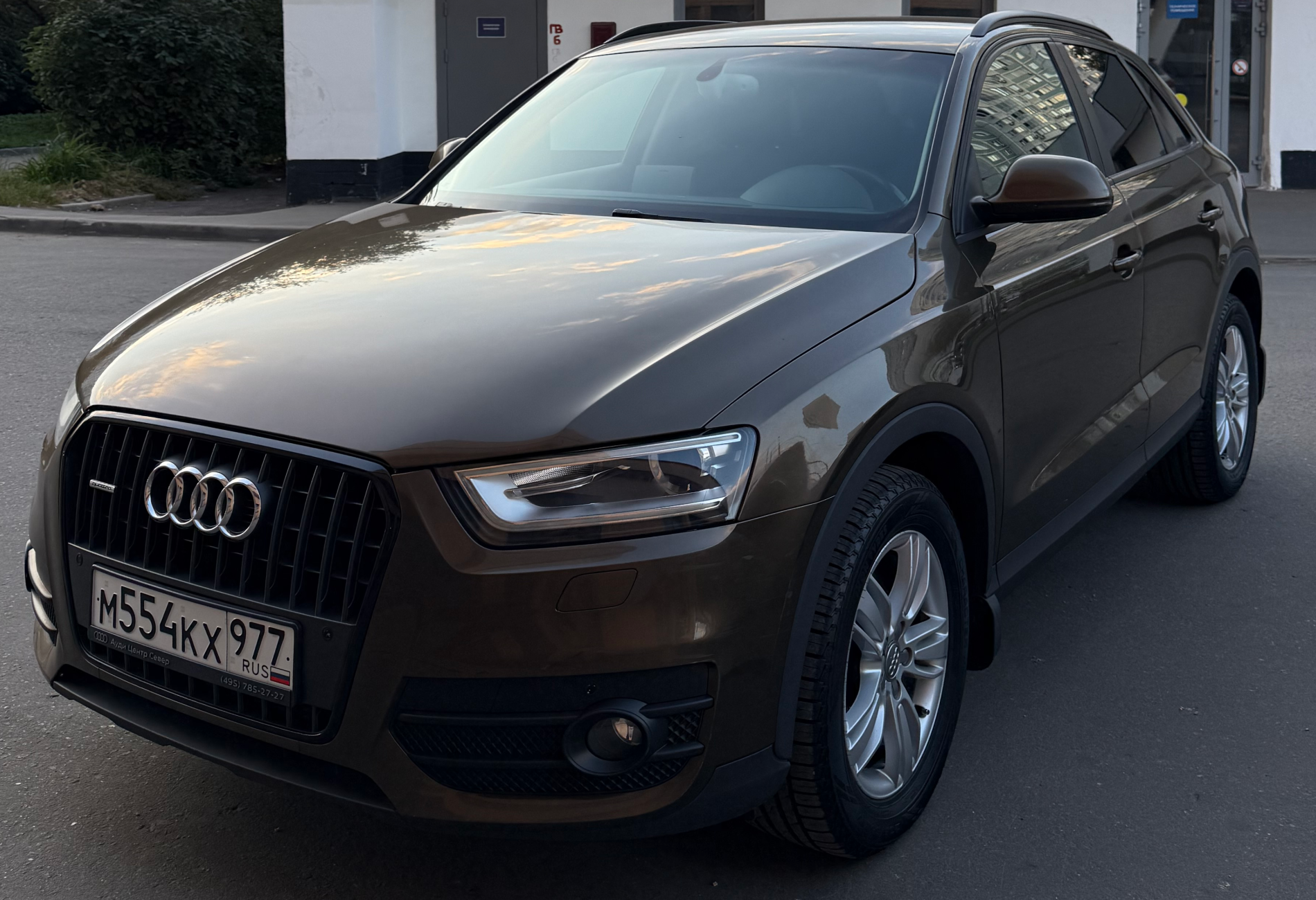 Аренда audi q3 комфорт класса 2013 года в городе Москва Беляево от 4000 руб./сутки, полный привод, двигатель: бензин, объем 2 литра, ОСАГО (Мультидрайв), без водителя, недорого - RentRide
