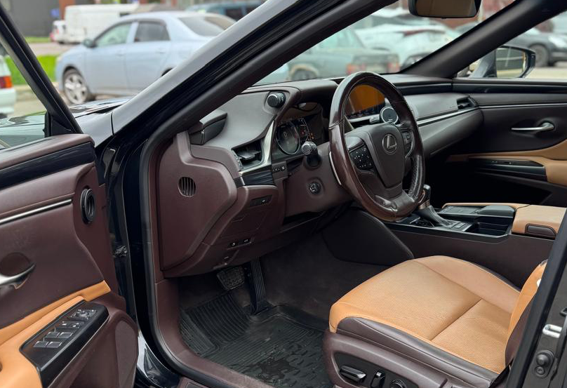 Аренда lexus es бизнес класса 2021 года в городе Москва Пролетарская от 5200 руб./сутки, передний привод, двигатель: бензин, объем 2.5 литров, ОСАГО (Мультидрайв), без водителя, недорого, вид 5 - RentRide