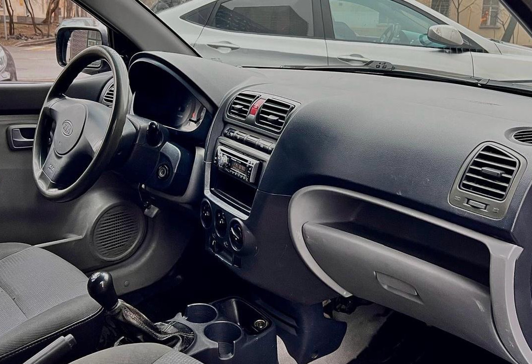 Аренда kia picanto эконом класса 2008 года в городе Москва Нагорная от 1400 руб./сутки, передний привод, двигатель: бензин, объем 1 литр, ОСАГО (Впишу в полис), без водителя, недорого, вид 4 - RentRide