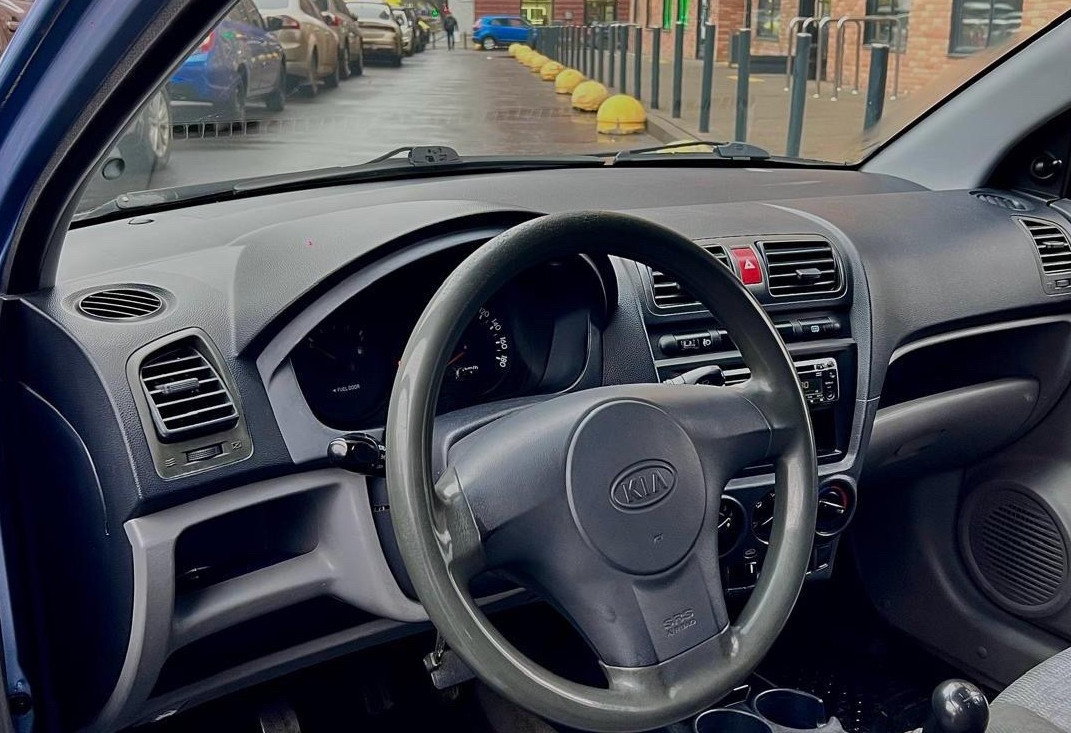 Аренда kia picanto эконом класса 2008 года в городе Москва Нагорная от 1400 руб./сутки, передний привод, двигатель: бензин, объем 1 литр, ОСАГО (Впишу в полис), без водителя, недорого, вид 5 - RentRide