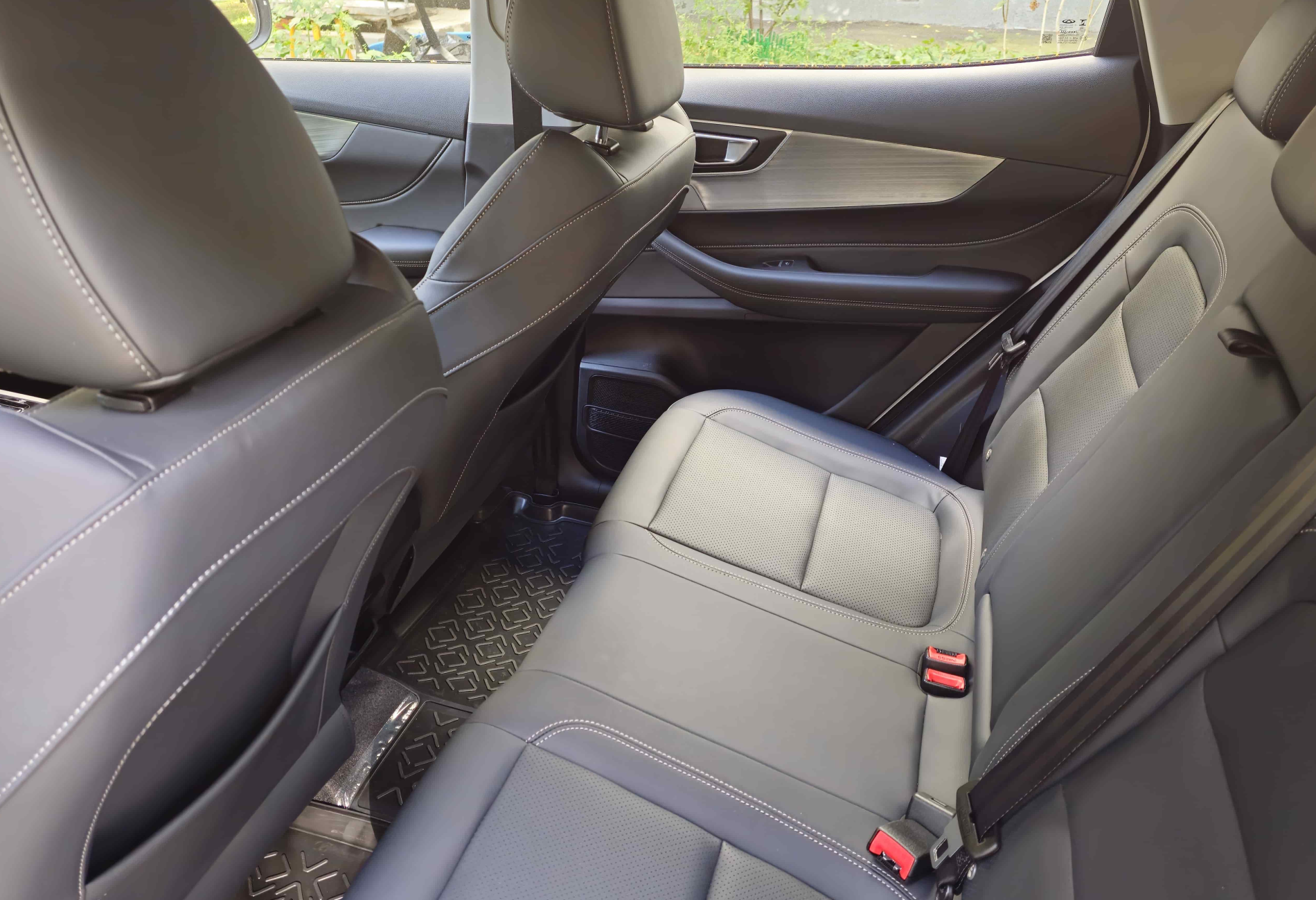 Аренда chery tiggo-4 2023 года в городе Москва Таганская от 3600 руб./сутки, передний привод, двигатель: бензин, объем 113 литров, каско (Мультидрайв), ОСАГО (Мультидрайв), без водителя, недорого, вид 7 - RentRide