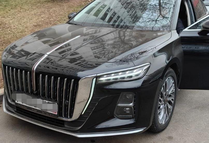 Аренда hongqi h5 бизнес класса 2023 года в городе Москва Таганская от 6900 руб./сутки, передний привод, двигатель: бензин, объем 2 литра, каско (Мультидрайв), ОСАГО (Мультидрайв), без водителя, недорого - RentRide