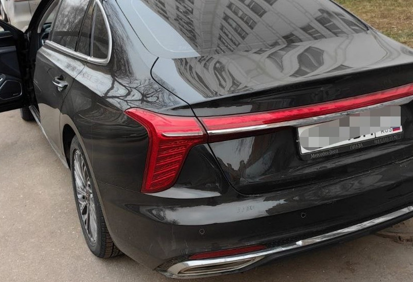 Аренда hongqi h5 бизнес класса 2023 года в городе Москва Таганская от 6900 руб./сутки, передний привод, двигатель: бензин, объем 2 литра, каско (Мультидрайв), ОСАГО (Мультидрайв), без водителя, недорого, вид 2 - RentRide