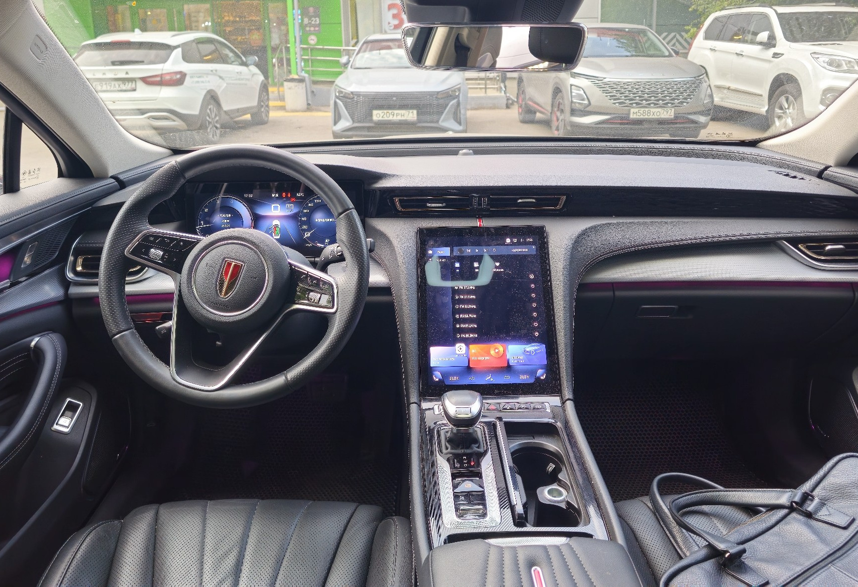 Аренда hongqi h5 2023 года в городе Москва Новогиреево от 6900 руб./сутки, передний привод, двигатель: бензин, объем 2 литра, каско (Мультидрайв), ОСАГО (Мультидрайв), без водителя, недорого, вид 3 - RentRide