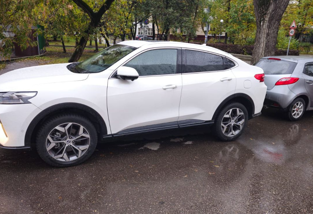 Аренда haval f7x стандарт класса 2022 года в городе Москва Таганская от 4700 руб./сутки, полный привод, двигатель: бензин, объем 2 литра, каско (Мультидрайв), ОСАГО (Мультидрайв), без водителя, недорого, вид 2 - RentRide