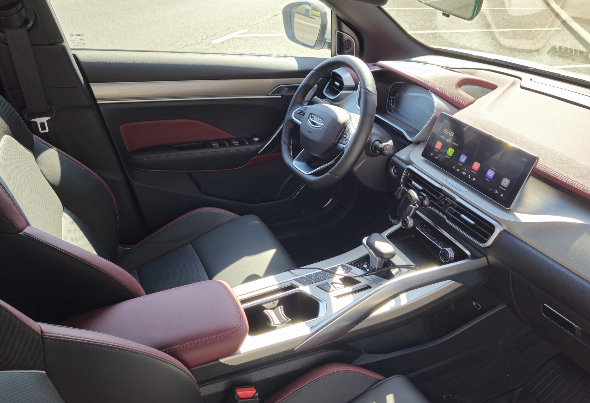 Аренда geely coolray стандарт класса 2022 года в городе Москва Таганская от 3800 руб./сутки, передний привод, двигатель: бензин, объем 1.5 литров, каско (Мультидрайв), ОСАГО (Мультидрайв), без водителя, недорого, вид 5 - RentRide