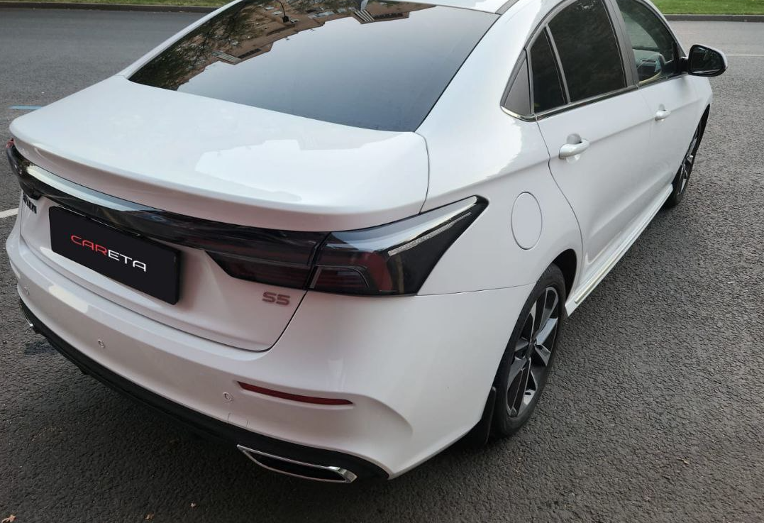 Аренда omoda s5 эконом класса 2023 года в городе Москва Таганская от 3400 руб./сутки, передний привод, двигатель: бензин, объем 1.5 литров, каско (Мультидрайв), ОСАГО (Мультидрайв), без водителя, недорого, вид 2 - RentRide