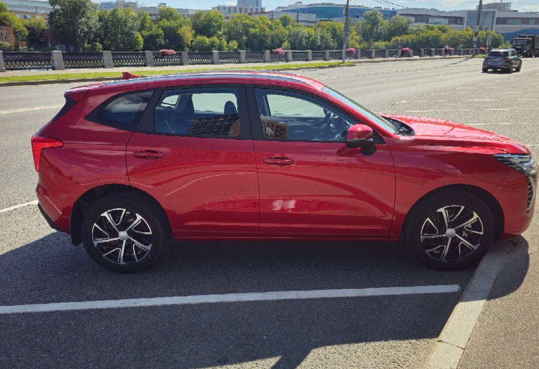 Аренда haval jolion стандарт класса 2022 года в городе Москва Таганская от 3800 руб./сутки, полный привод, двигатель: бензин, объем 1.5 литров, каско (Мультидрайв), ОСАГО (Мультидрайв), без водителя, недорого, вид 2 - RentRide