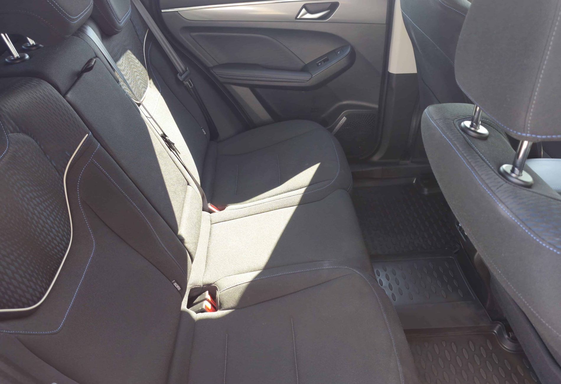 Аренда haval jolion стандарт класса 2022 года в городе Москва Таганская от 3800 руб./сутки, полный привод, двигатель: бензин, объем 1.5 литров, каско (Мультидрайв), ОСАГО (Мультидрайв), без водителя, недорого, вид 7 - RentRide