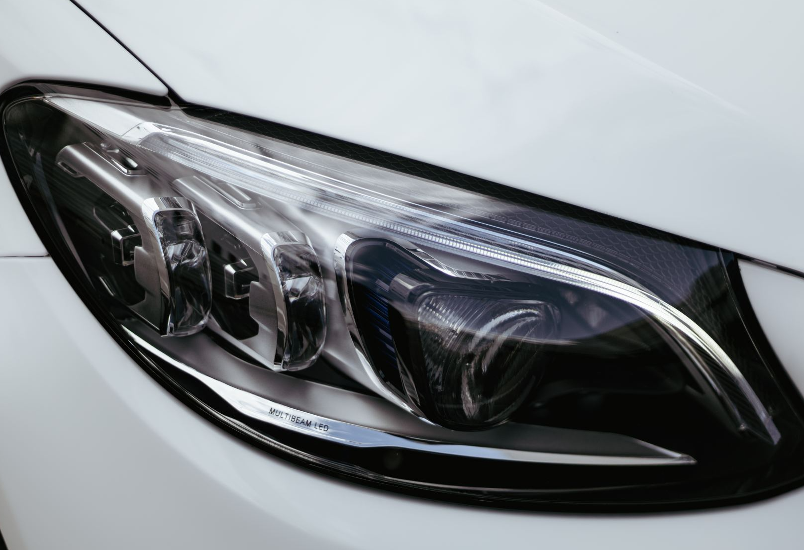 Аренда mercedes-benz c-klass бизнес класса 2022 года в городе Москва Крылатское от 12000 руб./сутки, задний привод, двигатель: бензин, объем 2 литра, ОСАГО (Мультидрайв), без водителя, недорого, вид 4 - RentRide