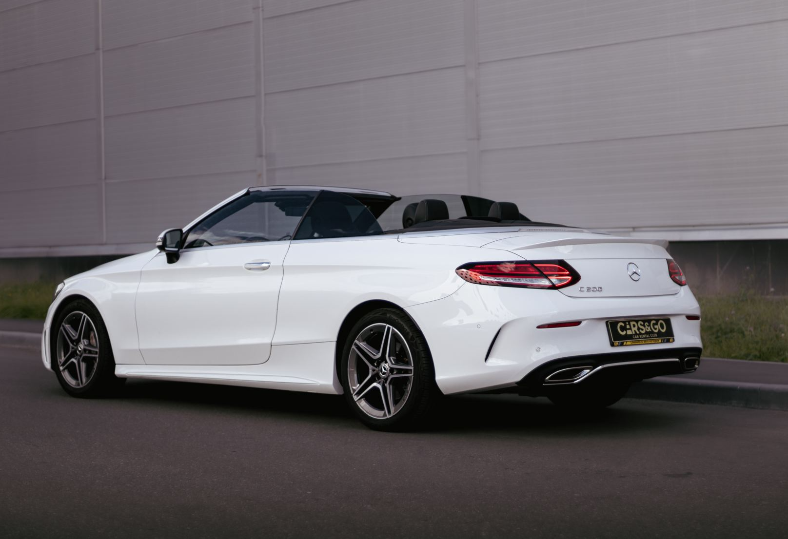 Аренда mercedes-benz c-klass бизнес класса 2022 года в городе Москва Крылатское от 12000 руб./сутки, задний привод, двигатель: бензин, объем 2 литра, ОСАГО (Мультидрайв), без водителя, недорого, вид 3 - RentRide