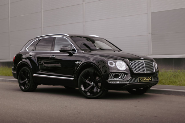 Прокат авто bentley bentayga премиум класса 2016 года в городе Москва Крылатское от 30800 руб./сутки, полный привод, двигатель: бензин, объем 6 литров, ОСАГО (Мультидрайв), без водителя, недорого - RentRide