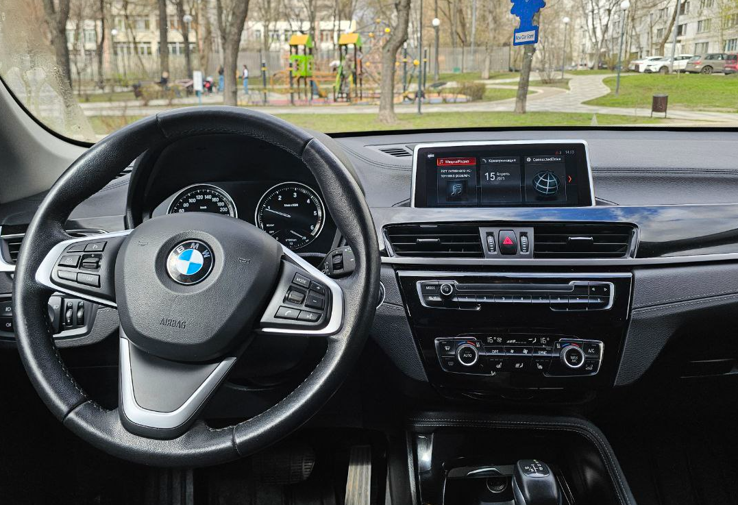 Аренда bmw x1 2021 года в городе Москва Таганская от 6700 руб./сутки, полный привод, двигатель: дизель, объем 2 литра, каско (Мультидрайв), ОСАГО (Мультидрайв), без водителя, недорого, вид 3 - RentRide