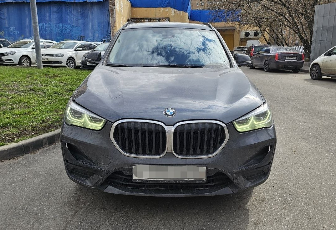 Аренда bmw x1 бизнес класса 2021 года в городе Москва Таганская от 6200 руб./сутки, полный привод, двигатель: дизель, объем 2 литра, каско (Мультидрайв), ОСАГО (Мультидрайв), без водителя, недорого - RentRide