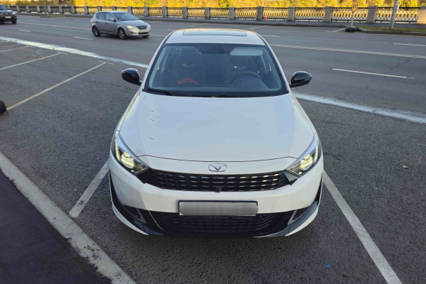 Прокат авто e5 e5 2023 года в городе Москва Таганская от 3400 руб./сутки, передний привод, двигатель: бензин, объем 1.5 литров, каско (Мультидрайв), ОСАГО (Мультидрайв), без водителя, недорого - RentRide