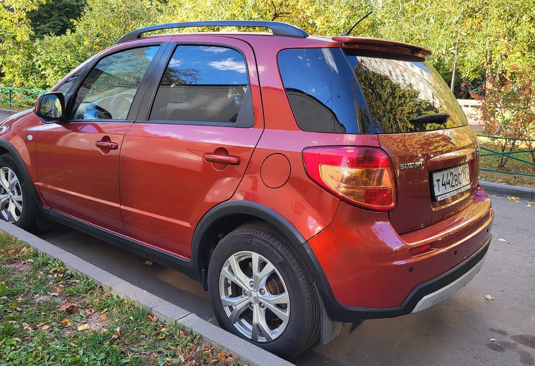 Аренда suzuki sx4 эконом класса 2010 года в городе Москва Каширская от 2300 руб./сутки, передний привод, двигатель: бензин, объем 1.6 литров, ОСАГО (Впишу в полис), без водителя, недорого, вид 4 - RentRide