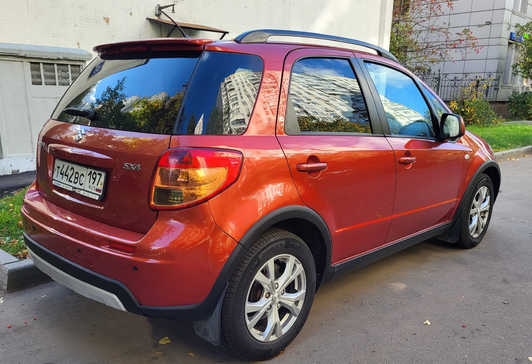 Аренда suzuki sx4 эконом класса 2010 года в городе Москва Каширская от 2300 руб./сутки, передний привод, двигатель: бензин, объем 1.6 литров, ОСАГО (Впишу в полис), без водителя, недорого, вид 3 - RentRide