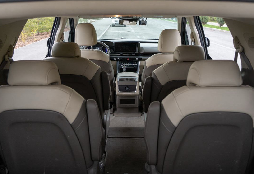 Аренда kia carnival 2020 года в городе Москва от 9000 руб./сутки, передний привод, двигатель: дизель, объем 2.2 литра, ОСАГО (Мультидрайв), без водителя, недорого, вид 7 - RentRide