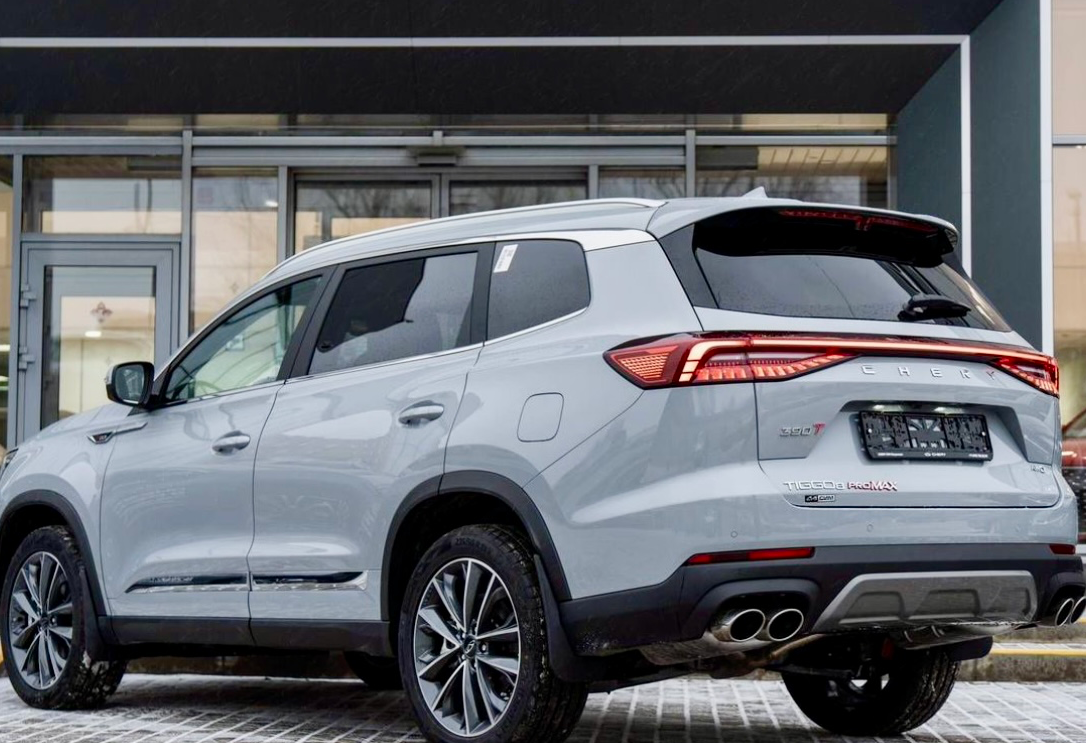 Аренда chery tiggo-8-pro-max комфорт класса 2023 года в городе Москва от 8000 руб./сутки, полный привод, двигатель: бензин, объем 2 литра, каско (Мультидрайв), ОСАГО (Мультидрайв), без водителя, недорого, вид 2 - RentRide