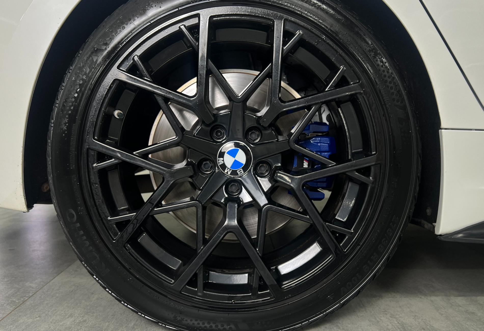 Аренда bmw 3-serii бизнес класса 2019 года в городе Москва Юго-Восточная от 7040 руб./сутки, полный привод, двигатель: дизель, объем 2 литра, каско (Мультидрайв), ОСАГО (Мультидрайв), без водителя, недорого, вид 10 - RentRide