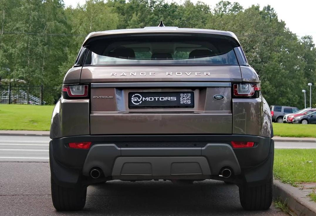 Аренда land-rover range-rover-evoque стандарт класса 2017 года в городе Москва Трубная от 4800 руб./сутки, полный привод, двигатель: дизель, объем 2 литра, каско (Мультидрайв), ОСАГО (Впишу в полис), без водителя, недорого, вид 3 - RentRide