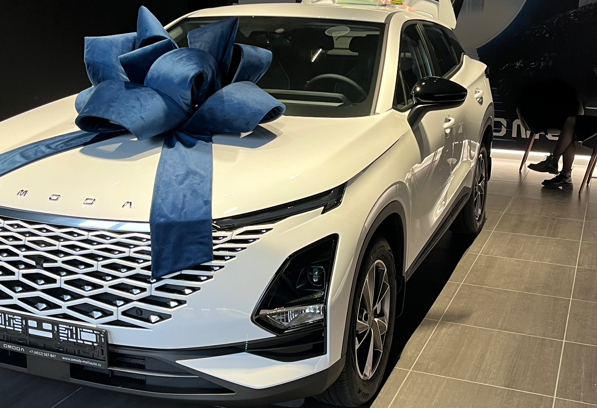 Аренда omoda c5 комфорт класса 2024 года в городе Москва от 3992 руб./сутки, передний привод, двигатель: бензин, объем 1.5 литров, ОСАГО (Впишу в полис), без водителя, недорого, вид 2 - RentRide