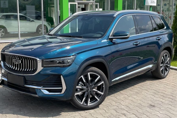 Прокат авто geely monjaro бизнес класса 2024 года в городе Казань от 7120 руб./сутки, полный привод, двигатель: бензин, объем 2 литра, каско (Мультидрайв), ОСАГО (Мультидрайв), без водителя, недорого - RentRide