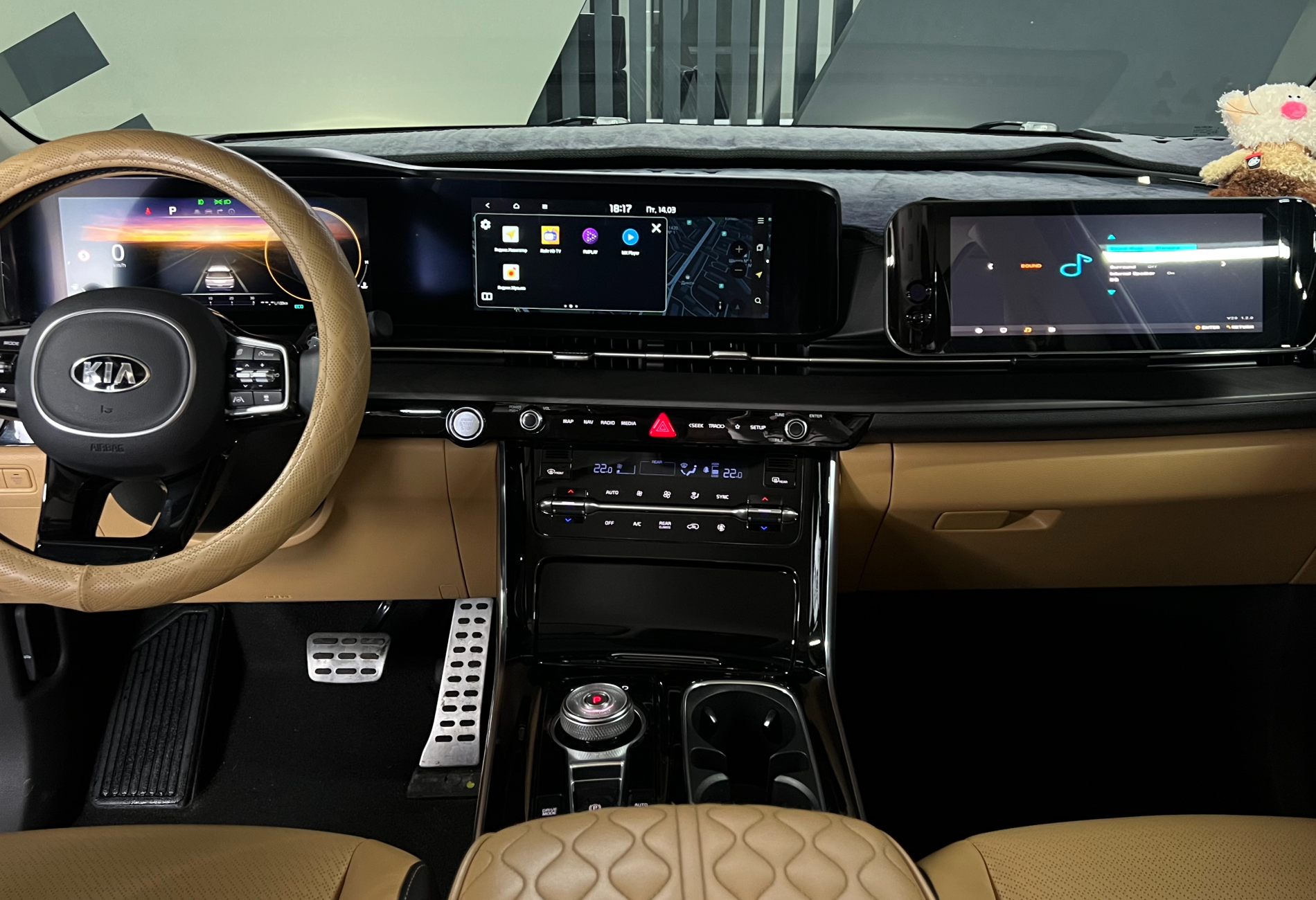 Аренда kia carnival бизнес класса 2020 года в городе Москва Выхино от 8400 руб./сутки, передний привод, двигатель: дизель, объем 2.2 литра, каско (Мультидрайв), ОСАГО (Мультидрайв), без водителя, недорого, вид 5 - RentRide