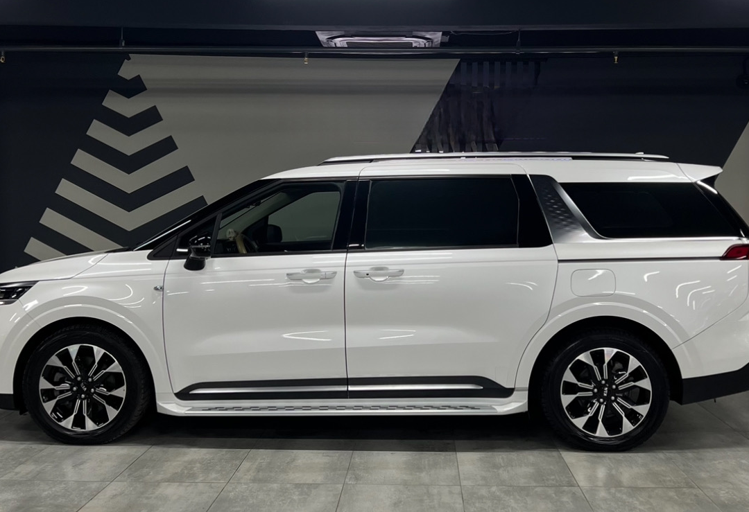 Аренда kia carnival бизнес класса 2020 года в городе Москва Выхино от 8400 руб./сутки, передний привод, двигатель: дизель, объем 2.2 литра, каско (Мультидрайв), ОСАГО (Мультидрайв), без водителя, недорого, вид 2 - RentRide