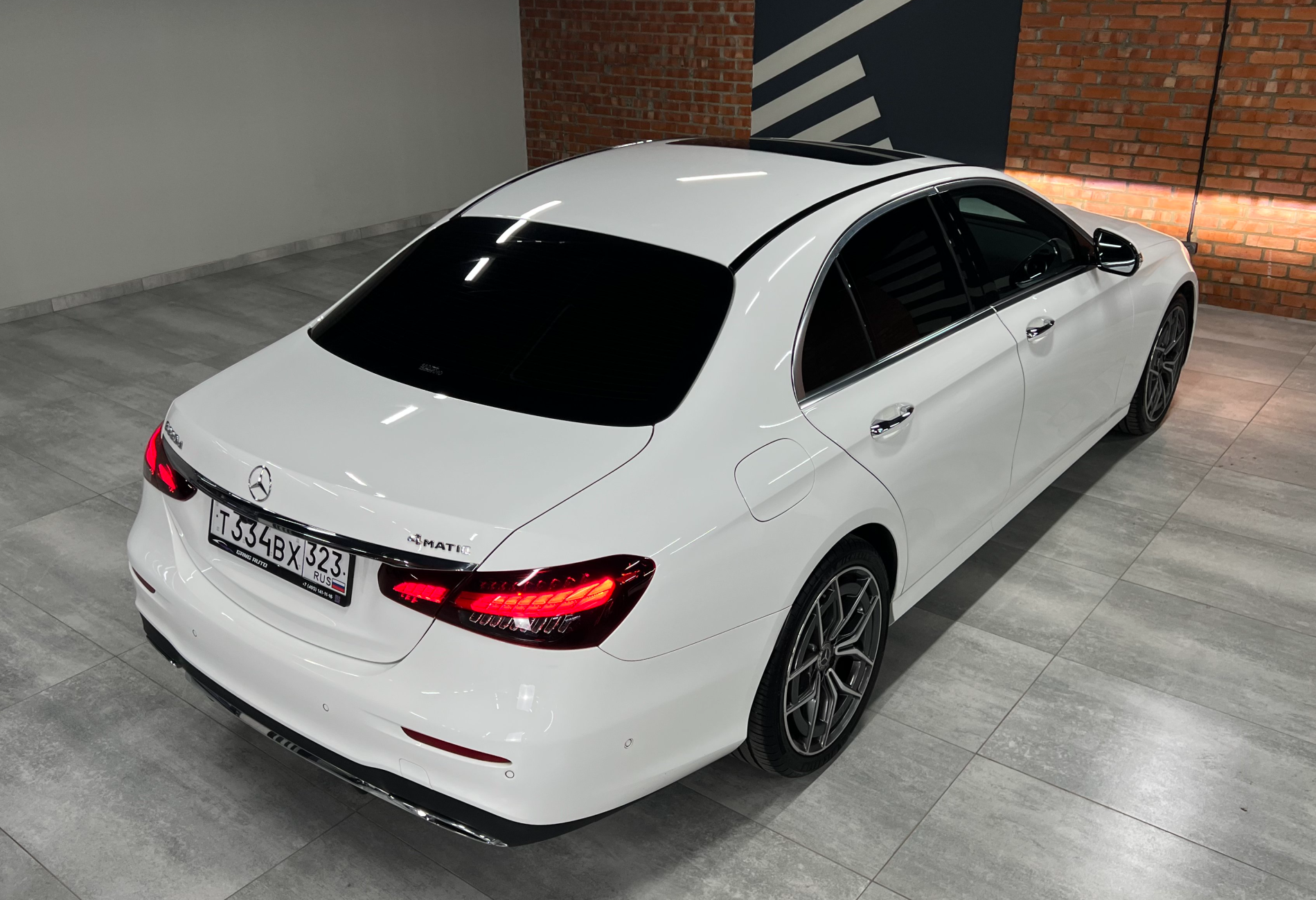 Аренда mercedes-benz e-klass бизнес класса 2021 года в городе Москва Выхино от 8720 руб./сутки, полный привод, двигатель: дизель, объем 2 литра, каско (Мультидрайв), ОСАГО (Мультидрайв), без водителя, недорого, вид 2 - RentRide