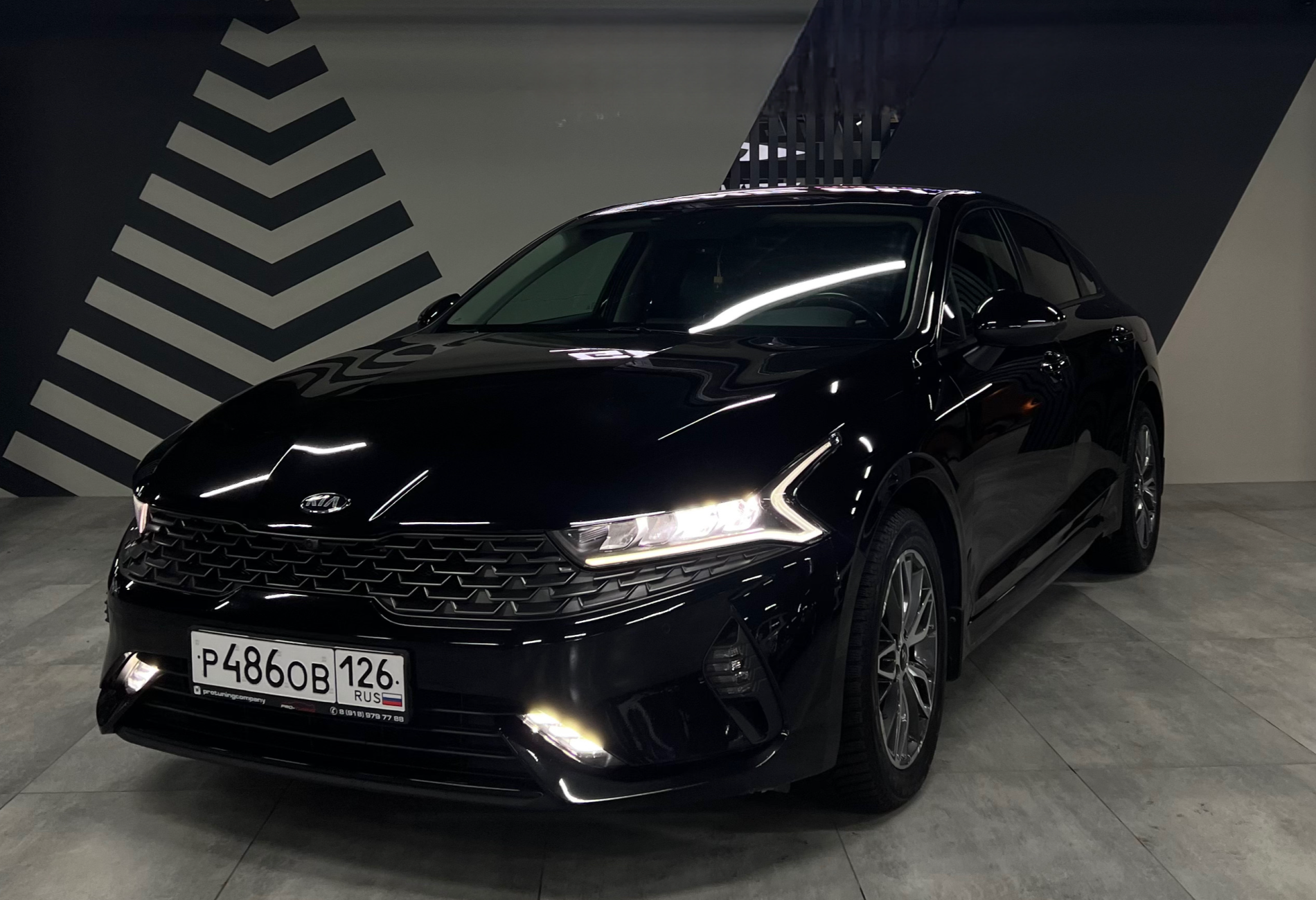 Аренда kia k5 комфорт класса 2022 года в городе Москва Авиамоторная от 4720 руб./сутки, передний привод, двигатель: бензин, объем 2 литра, каско (Мультидрайв), ОСАГО (Мультидрайв), без водителя, недорого - RentRide