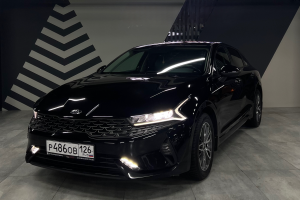Прокат авто kia k5 комфорт класса 2022 года в городе Москва Авиамоторная от 4720 руб./сутки, передний привод, двигатель: бензин, объем 2 литра, каско (Мультидрайв), ОСАГО (Мультидрайв), без водителя, недорого - RentRide