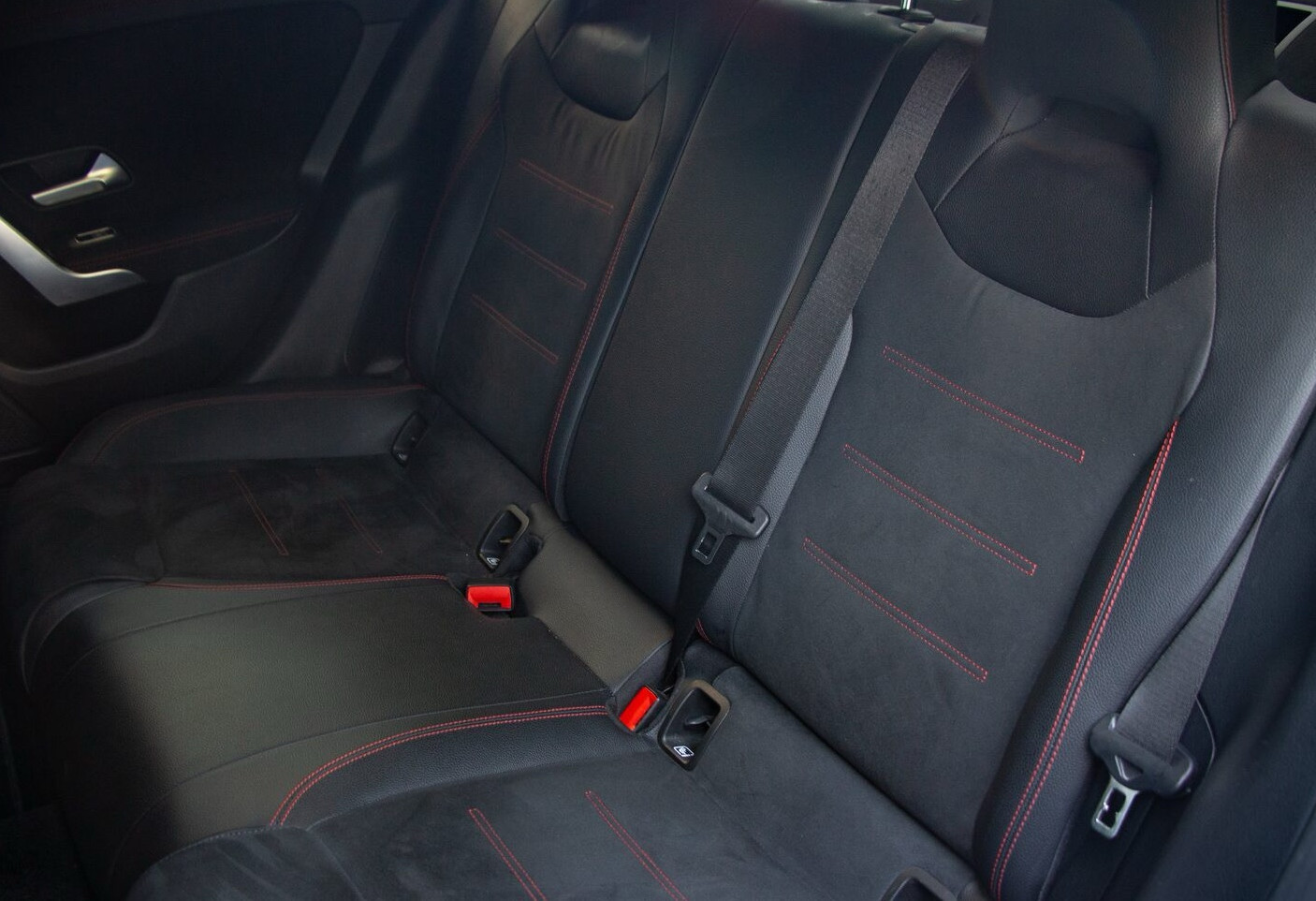 Аренда mercedes-benz cla бизнес класса 2019 года в городе Москва от 5192 руб./сутки, передний привод, двигатель: дизель, объем 2 литра, без водителя, недорого, вид 7 - RentRide