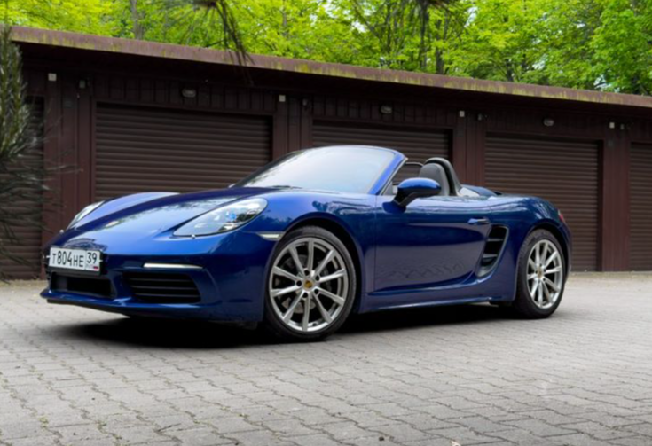 Аренда porsche boxster премиум класса 2020 года в городе Москва от 17592 руб./сутки, задний привод, двигатель: бензин, объем 365 литров, ОСАГО (Мультидрайв), без водителя, недорого - RentRide