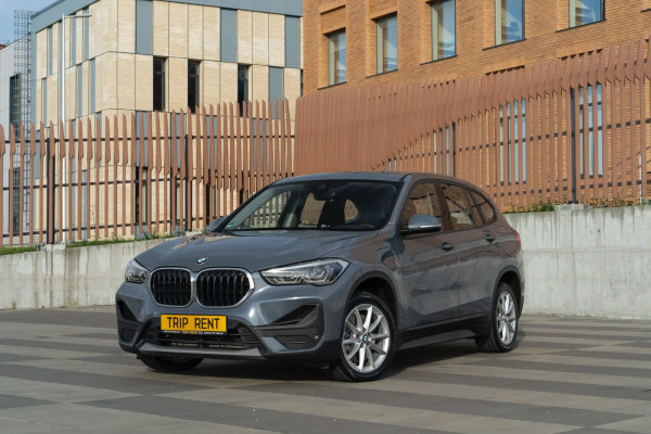 Прокат авто bmw x1 комфорт класса 2021 года в городе Калининград от 4792 руб./сутки, полный привод, двигатель: гибрид, объем 1.5 литров, ОСАГО (Мультидрайв), без водителя, недорого - RentRide