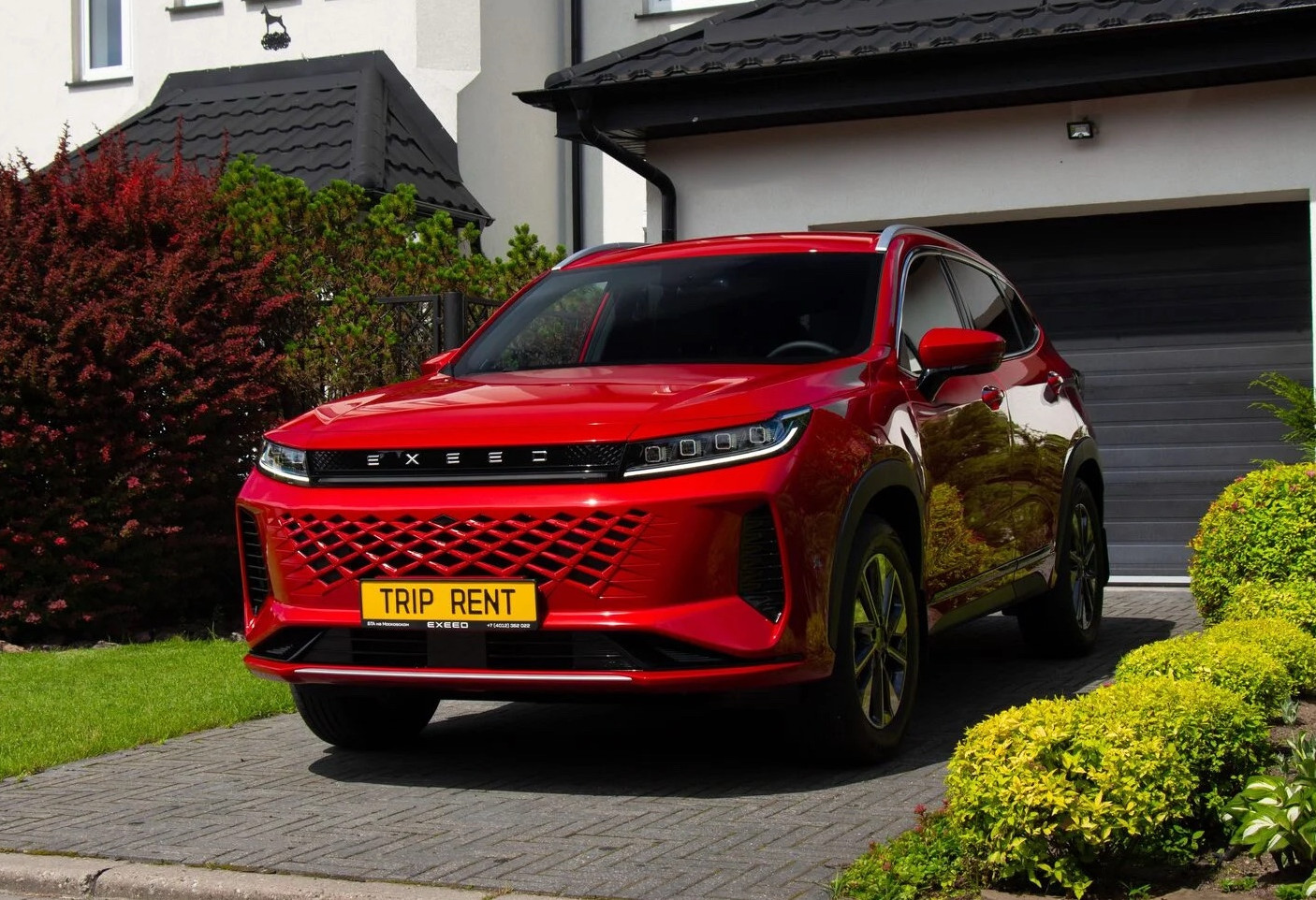 Аренда exeed lx комфорт класса 2024 года в городе Москва от 3992 руб./сутки, передний привод, двигатель: бензин, объем 1.5 литров, ОСАГО (Мультидрайв), без водителя, недорого - RentRide