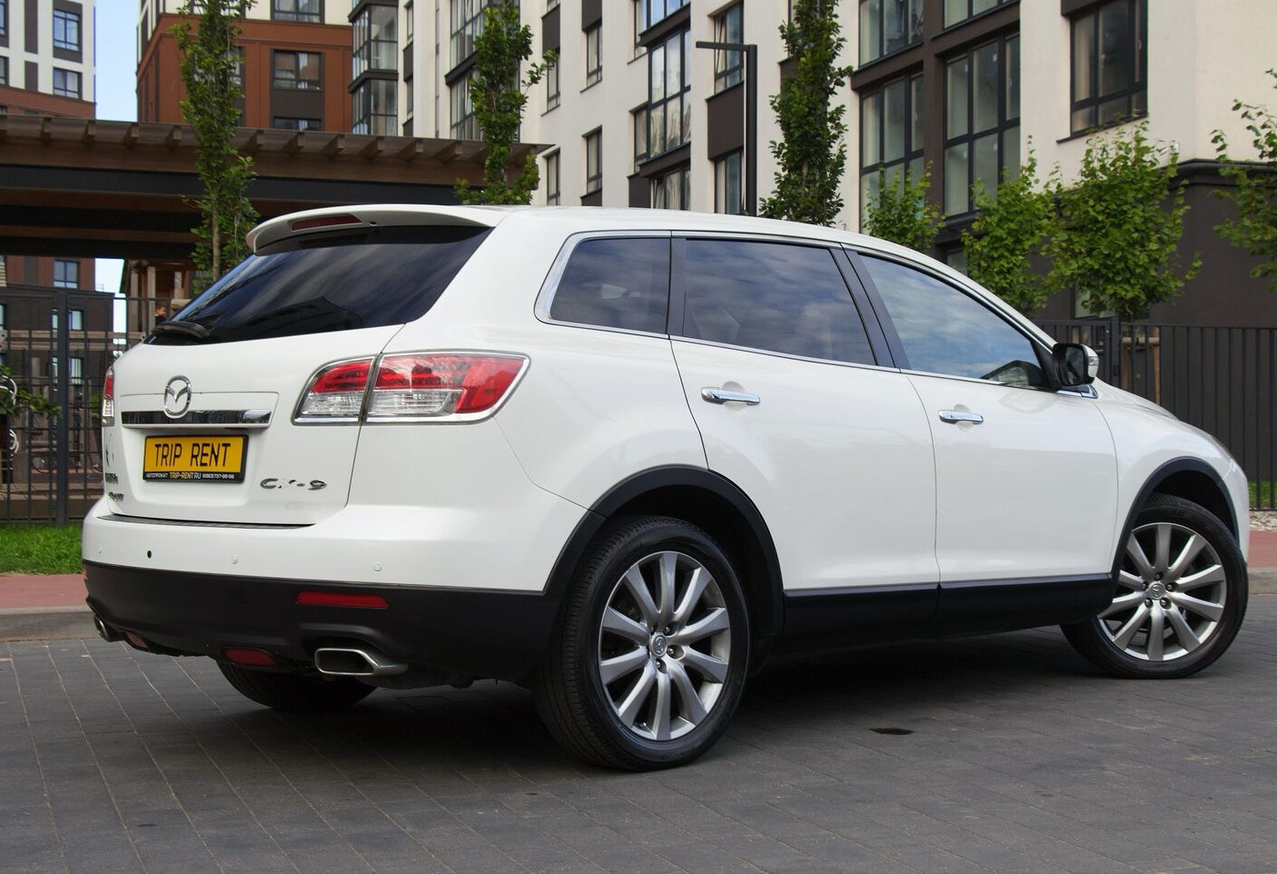 Аренда mazda cx-9 эконом класса 2008 года в городе Москва от 3992 руб./сутки, полный привод, двигатель: бензин, объем 3.7 литров, ОСАГО (Мультидрайв), без водителя, недорого, вид 6 - RentRide