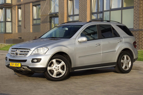Прокат авто mercedes-benz m-klass комфорт класса 2008 года в городе Калининград от 4632 руб./сутки, полный привод, двигатель: бензин, объем 3.5 литров, ОСАГО (Мультидрайв), без водителя, недорого - RentRide