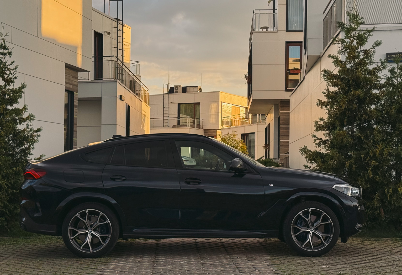 Аренда bmw x6 премиум класса 2021 года в городе Москва Проспект Вернадского от 15000 руб./сутки, полный привод, двигатель: бензин, объем 3 литра, каско (Мультидрайв), ОСАГО (Мультидрайв), без водителя, недорого, вид 7 - RentRide