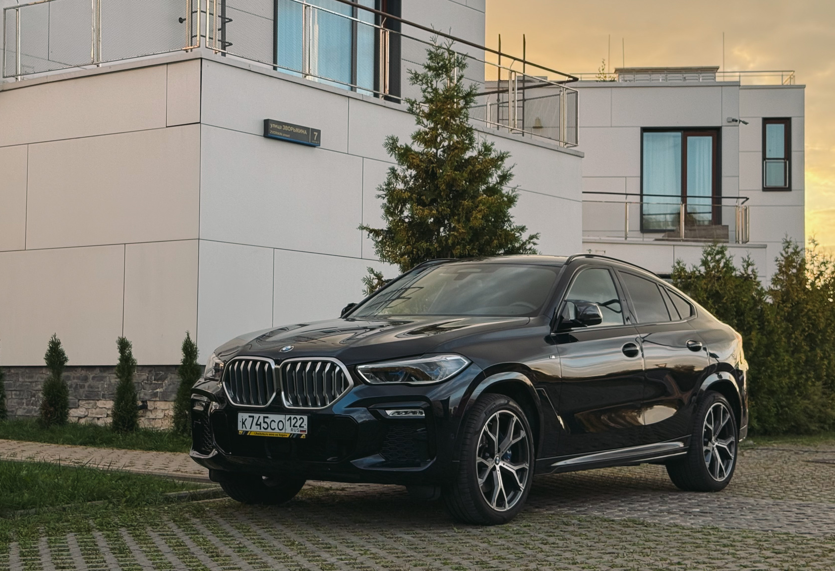 Аренда bmw x6 премиум класса 2021 года в городе Москва Проспект Вернадского от 15000 руб./сутки, полный привод, двигатель: бензин, объем 3 литра, каско (Мультидрайв), ОСАГО (Мультидрайв), без водителя, недорого, вид 4 - RentRide
