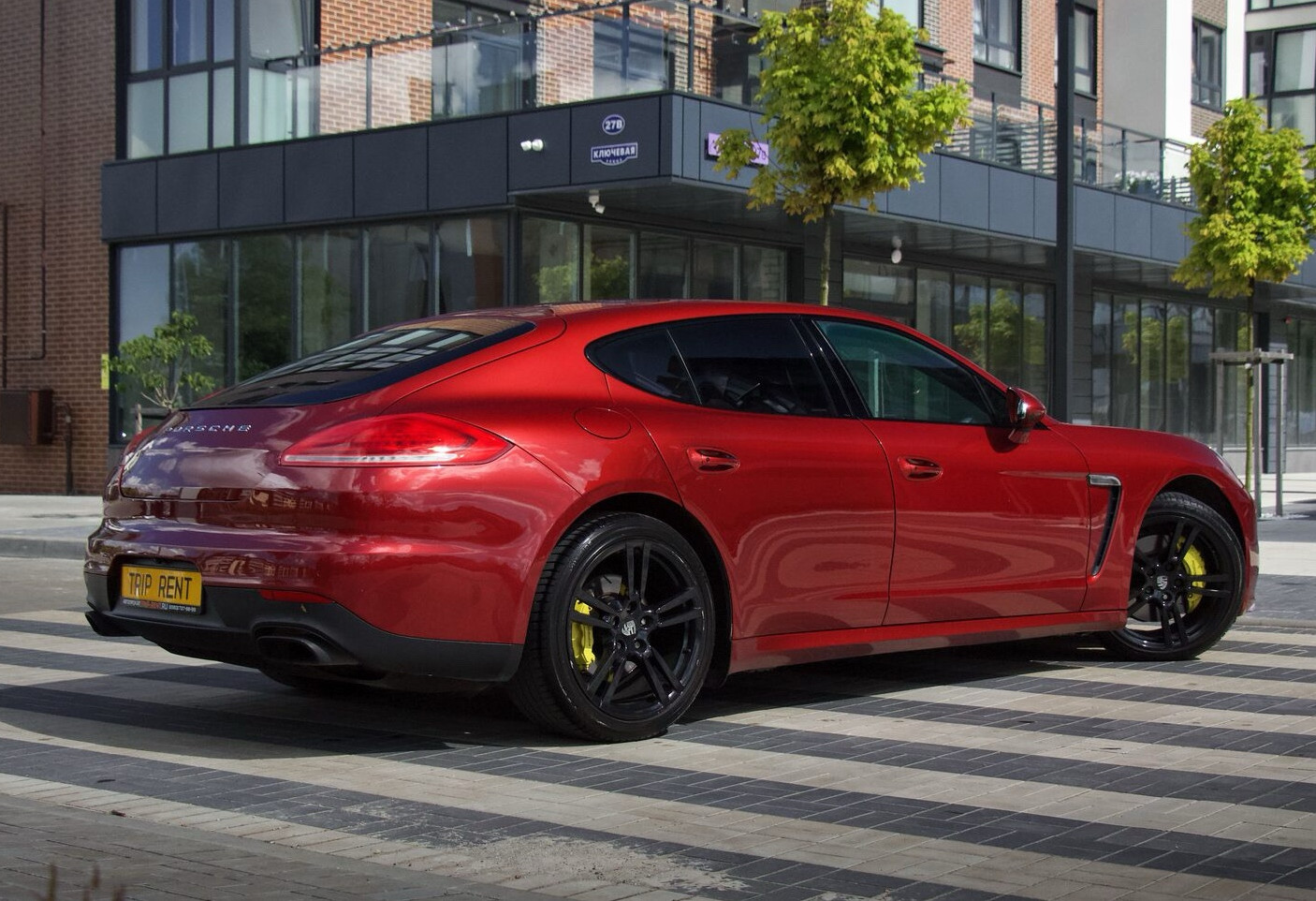 Аренда porsche panamera премиум класса 2014 года в городе Москва от 9592 руб./сутки, передний привод, двигатель: бензин, объем 3.6 литров, ОСАГО (Мультидрайв), без водителя, недорого, вид 8 - RentRide