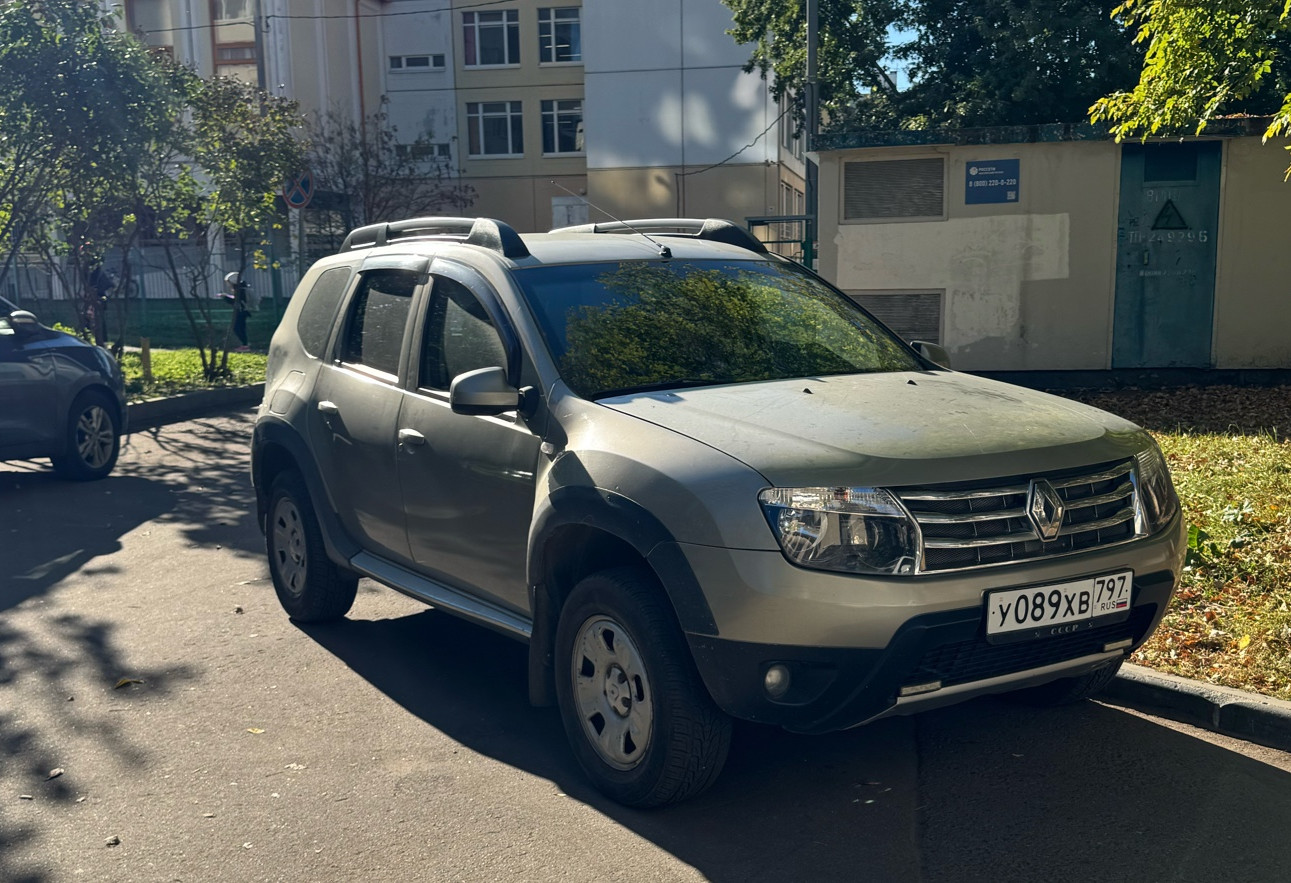 Аренда renault duster эконом класса 2012 года в городе Москва Бабушкинская от 2160 руб./сутки, полный привод, двигатель: бензин, объем 2 литра, ОСАГО (Впишу в полис), без водителя, недорого, вид 2 - RentRide