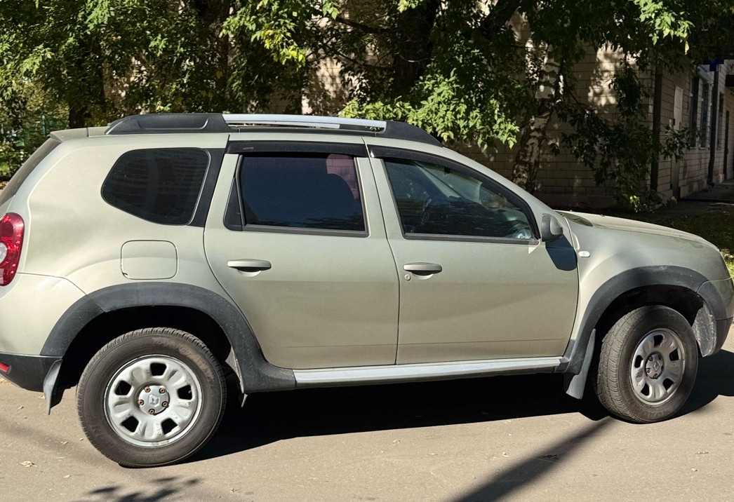 Аренда renault duster эконом класса 2012 года в городе Москва Бабушкинская от 2160 руб./сутки, полный привод, двигатель: бензин, объем 2 литра, ОСАГО (Впишу в полис), без водителя, недорого, вид 6 - RentRide
