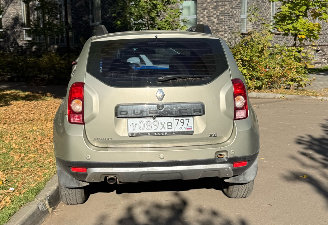 Аренда renault duster эконом класса 2012 года в городе Москва Бабушкинская от 2160 руб./сутки, полный привод, двигатель: бензин, объем 2 литра, ОСАГО (Впишу в полис), без водителя, недорого, вид 4 - RentRide