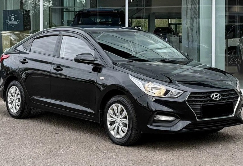Аренда hyundai solaris 2018 года в городе Москва ВДНХ от 1790 руб./сутки, передний привод, двигатель: бензин, объем 1.6 литров, ОСАГО (Мультидрайв), без водителя, недорого, вид 2 - RentRide