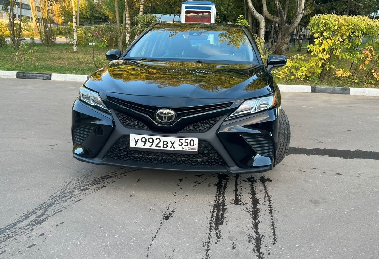 Аренда toyota camry комфорт класса 2020 года в городе Москва Нагорная от 5520 руб./сутки, передний привод, двигатель: бензин, объем 2.5 литров, ОСАГО (Впишу в полис), без водителя, недорого, вид 3 - RentRide