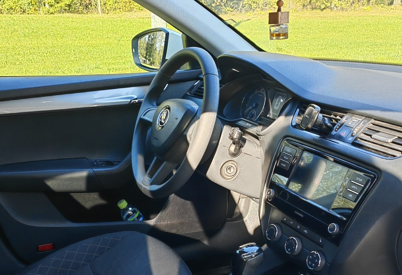 Аренда skoda octavia 2018 года в городе Москва Ольховая от 1640 руб./сутки, передний привод, двигатель: бензин, объем 1.6 литров, ОСАГО (Впишу в полис), без водителя, недорого, вид 8 - RentRide